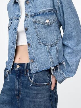NWOT GAP UltraSoft Icon Denim Cropped Jacket